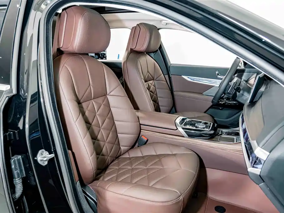 BMW 7 Series — миниатюра 20