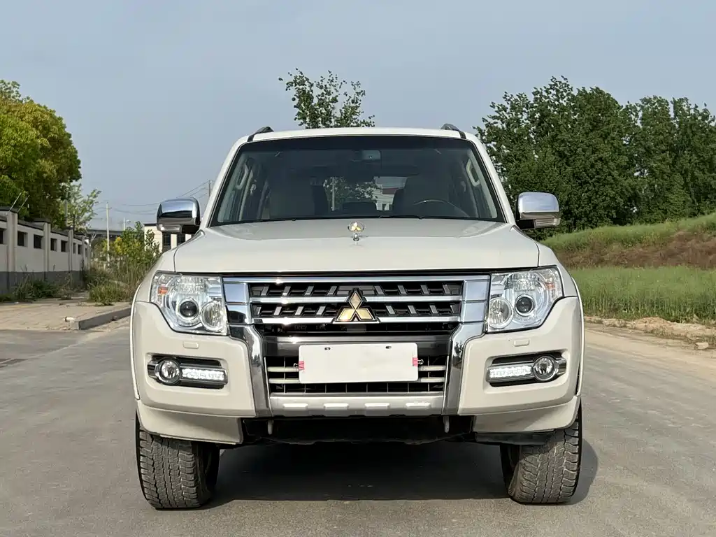 Mitsubishi V97 2018 3.8L