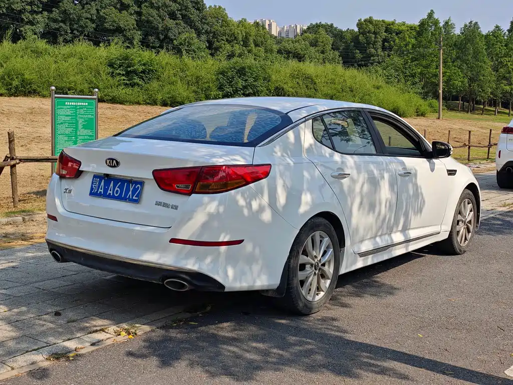 Kia K5 2014 2.0L AT GLS