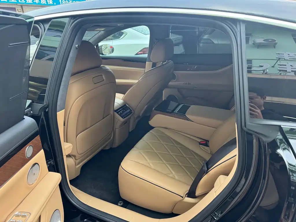 AITO ENJOY THE WORLD S9