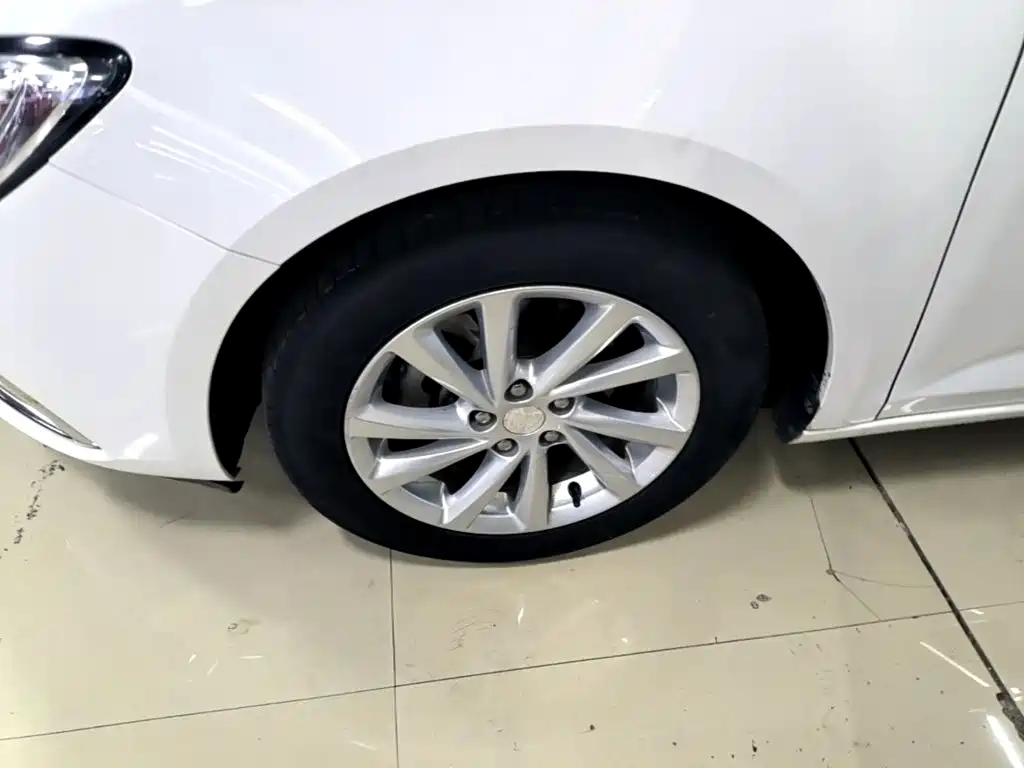 Buick Verano — миниатюра 23