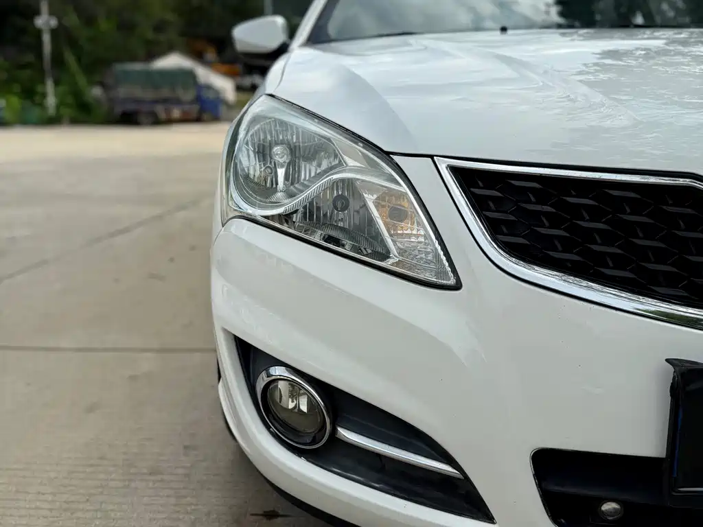 Hyundai Elantra — миниатюра 9