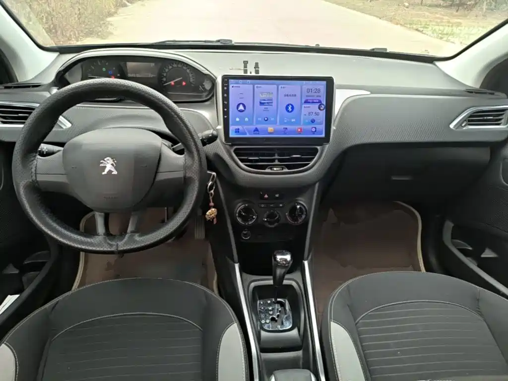 Peugeot 2008 — миниатюра 10