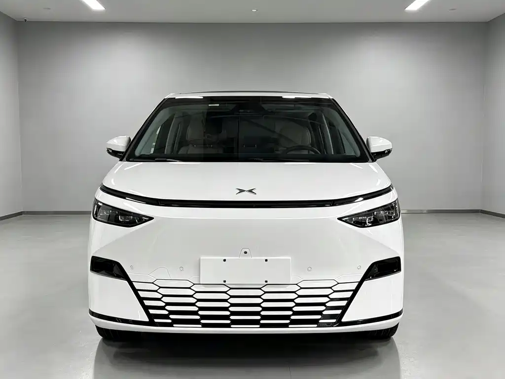 XPeng X9 — миниатюра 2