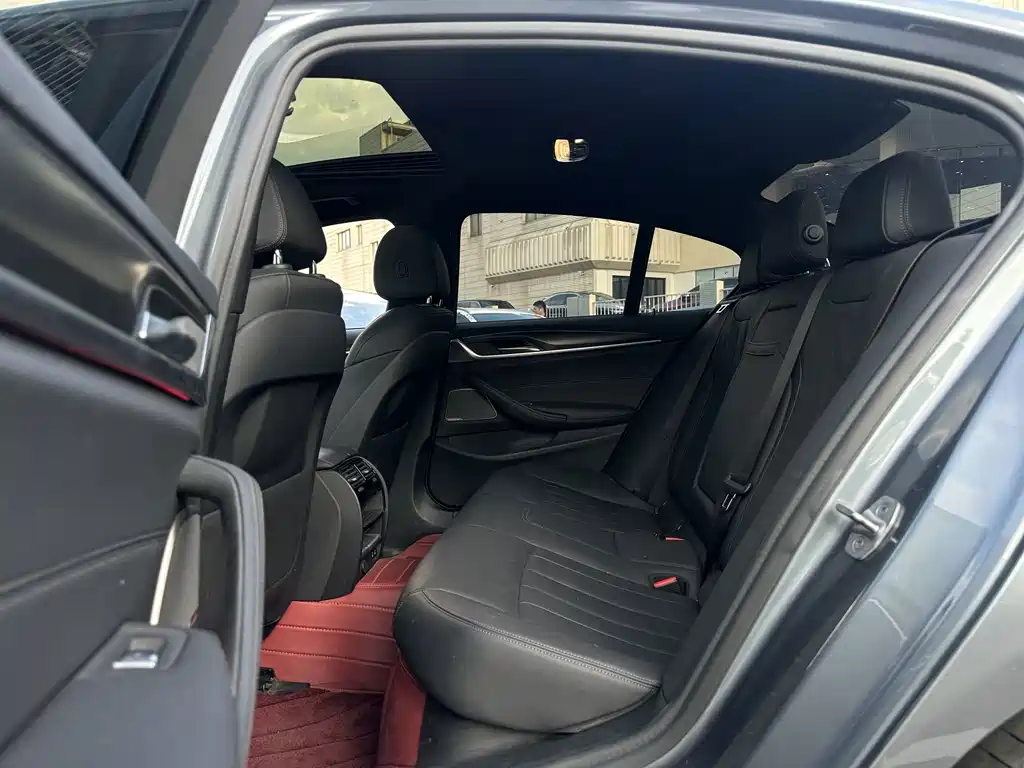 BMW 5 Series (Import) — миниатюра 16