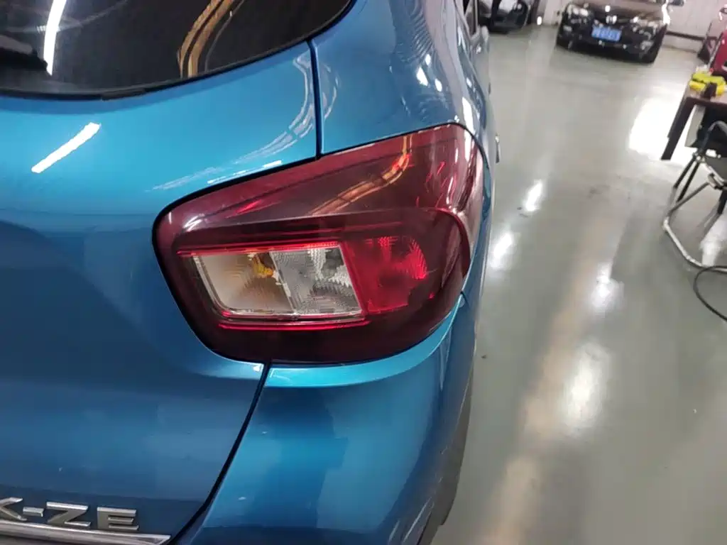 Renault City K-ZE — миниатюра 8