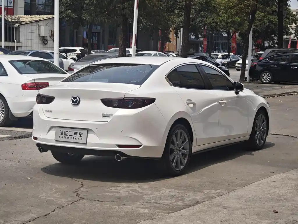 Mazda 3 Axela — миниатюра 14
