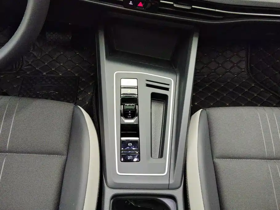 Volkswagen Golf — миниатюра 16