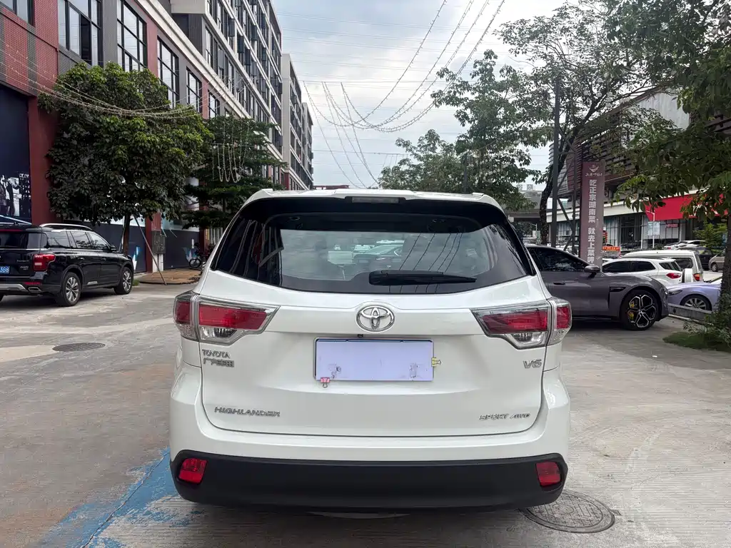 Toyota Highlander — миниатюра 6