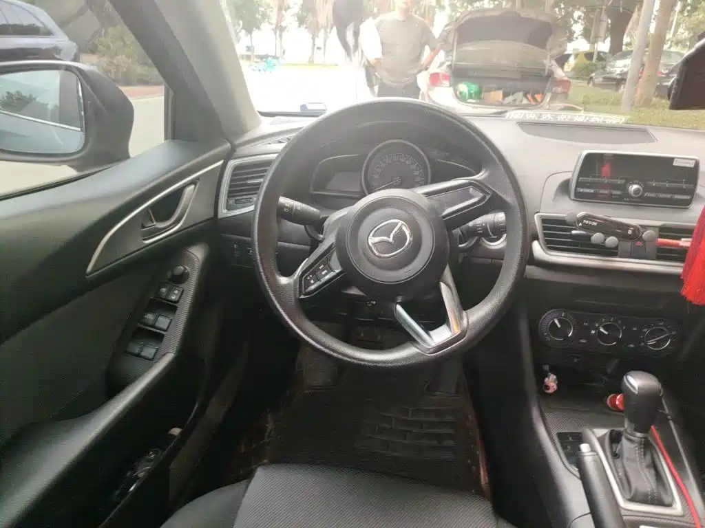 Mazda 3 Axela — миниатюра 11