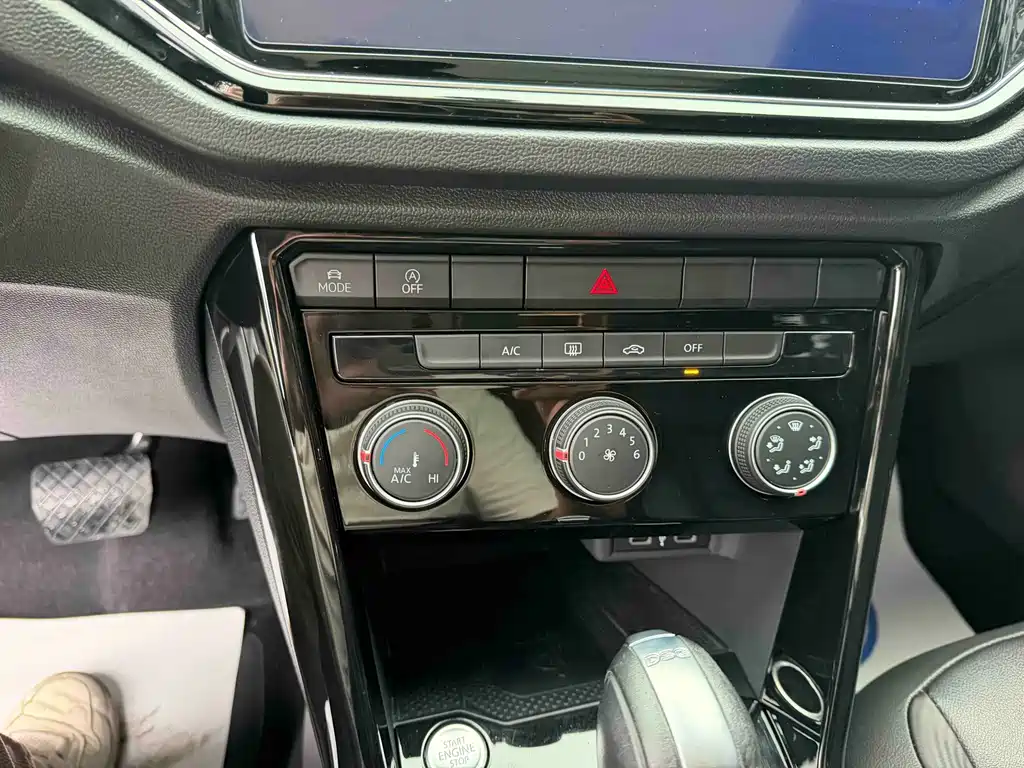 Volkswagen T-Roc — миниатюра 8