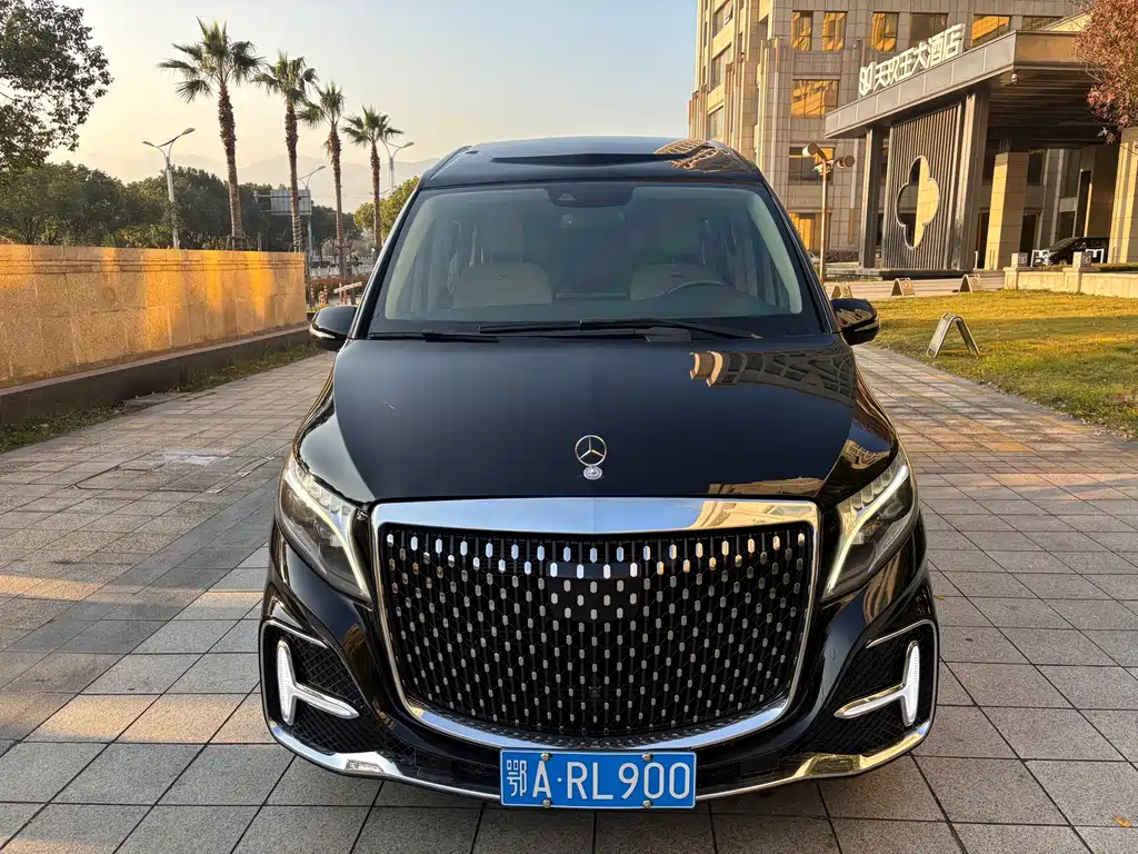 MERCEDES-BENZ V CLASS