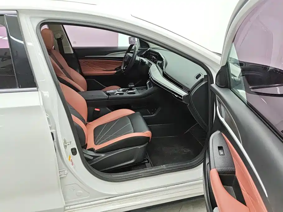 Changan Eado — миниатюра 8