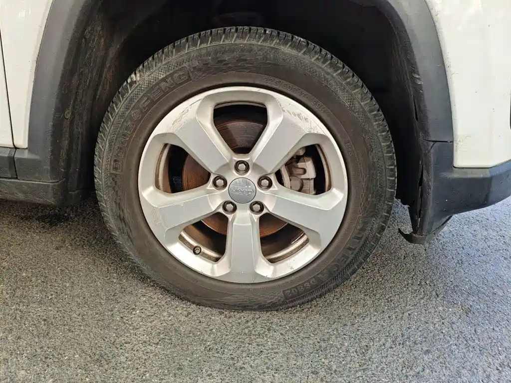 Jeep Compass — миниатюра 8