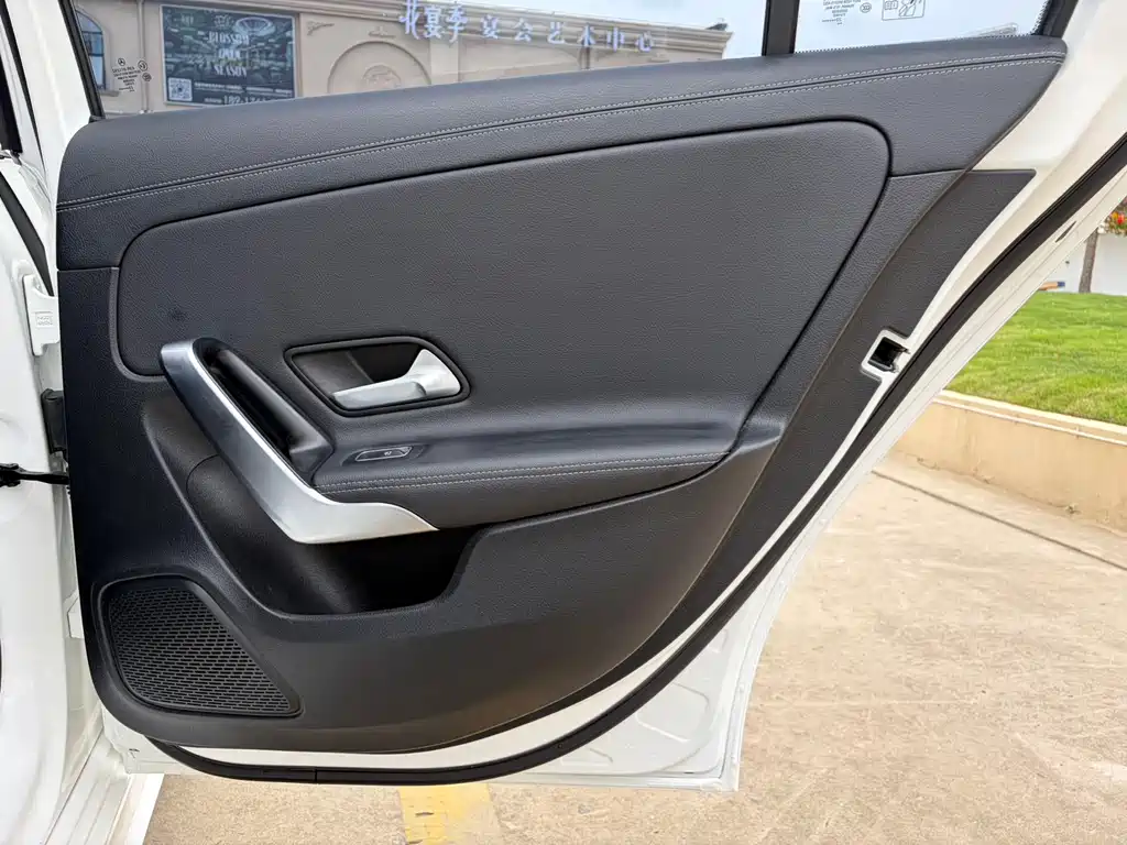 Mercedes-Benz A-Class — миниатюра 18