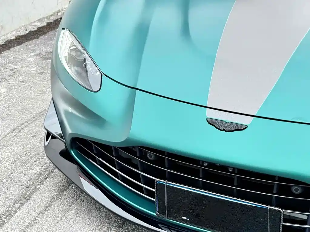 Aston Martin V8 Vantage — миниатюра 2