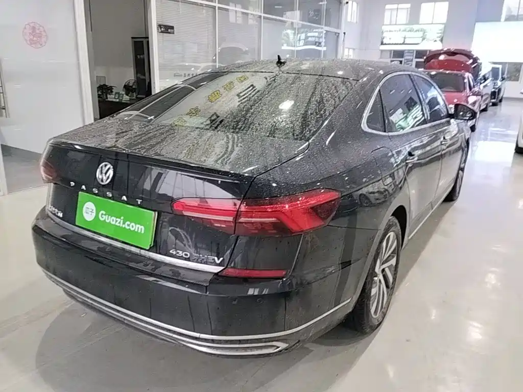 Volkswagen Passat PHEV — миниатюра 7