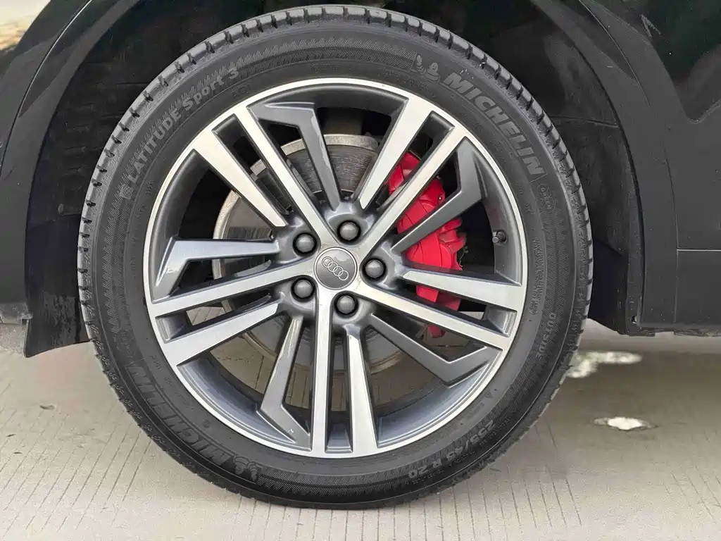 Audi Q5L Sportback — миниатюра 25
