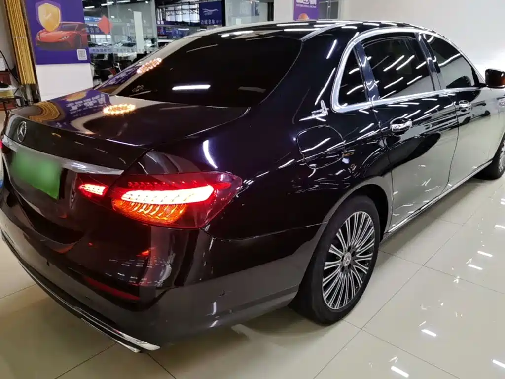 Mercedes-Benz E-Class — миниатюра 6