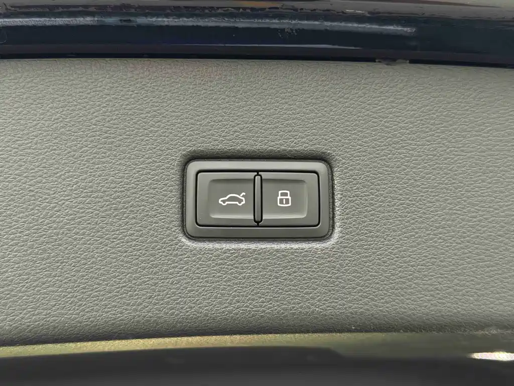Audi Q5L Sportback — миниатюра 27