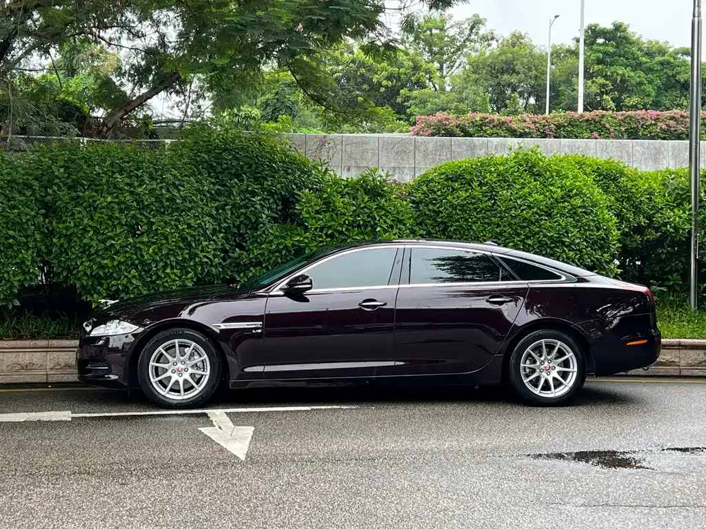 Jaguar XJ — миниатюра 5