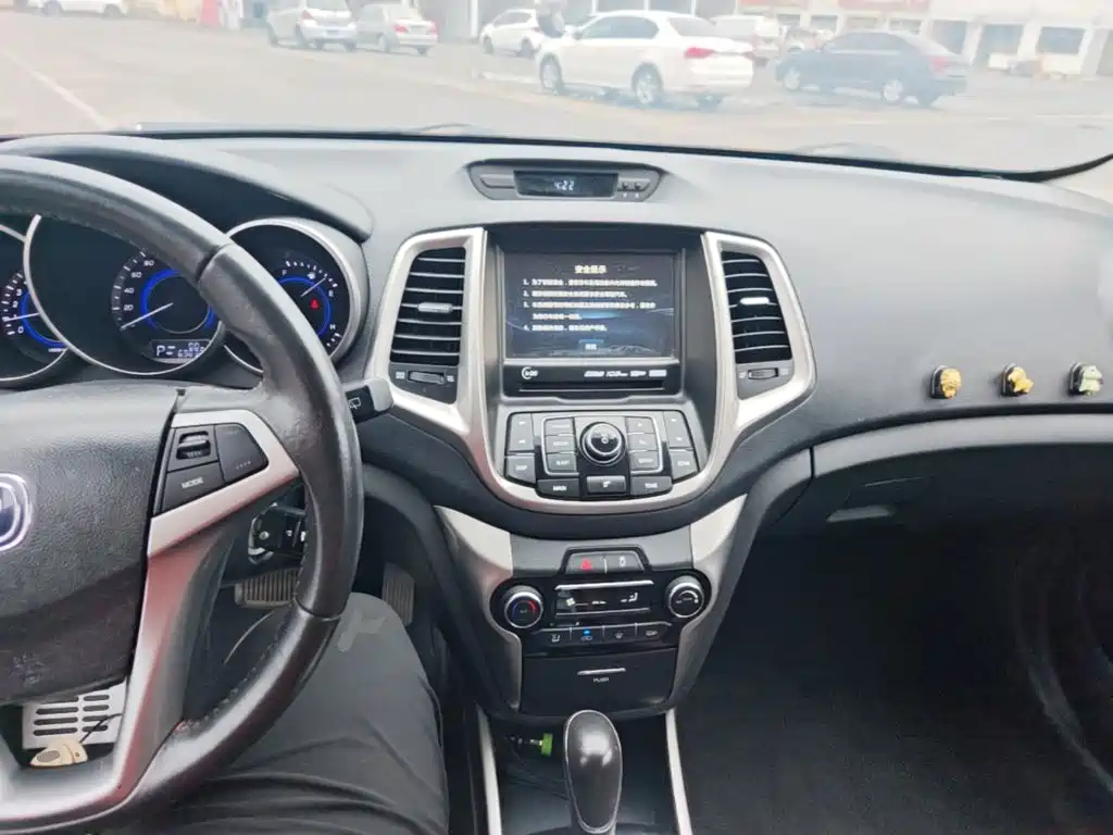 Changan Eado XT — миниатюра 10