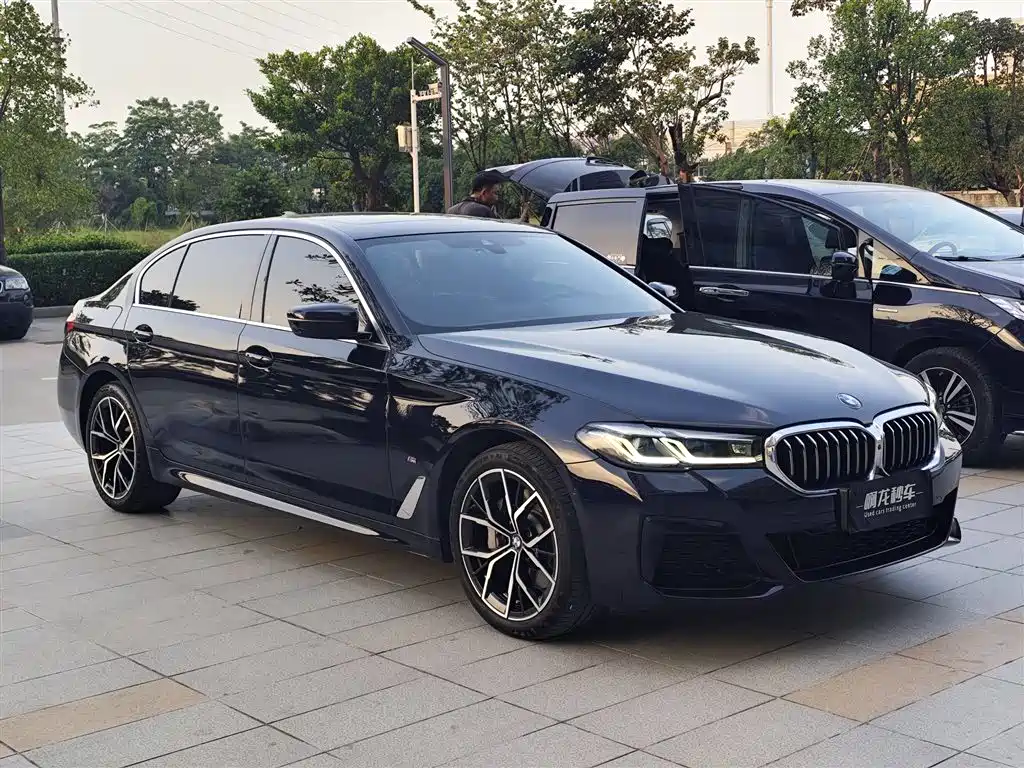 BMW  5 SERIES