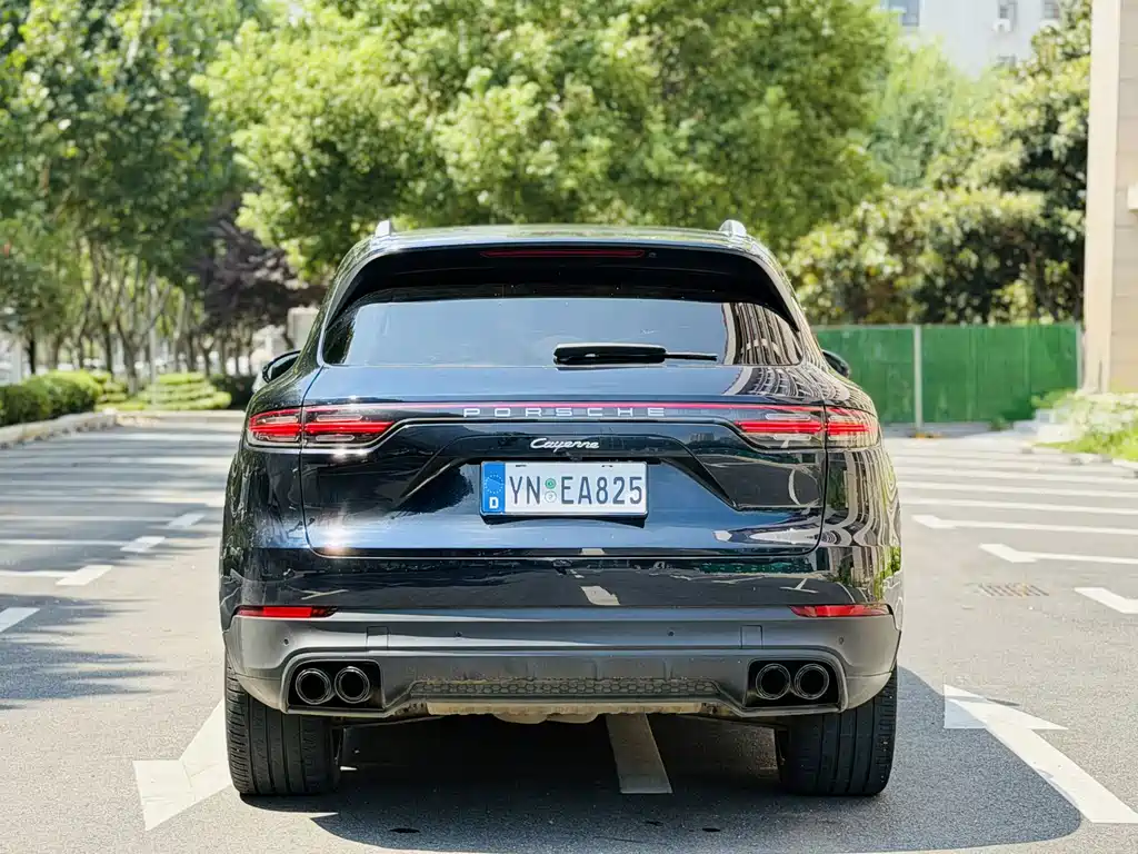 Porsche Cayenne — миниатюра 10