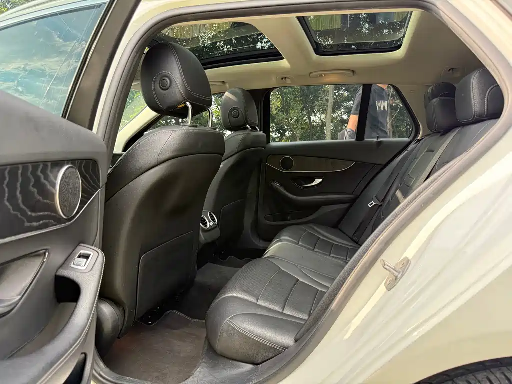 Mercedes-Benz C-Class (Import) — миниатюра 23