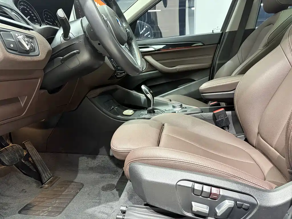 BMW X1 2022 sDrive25Li Lead