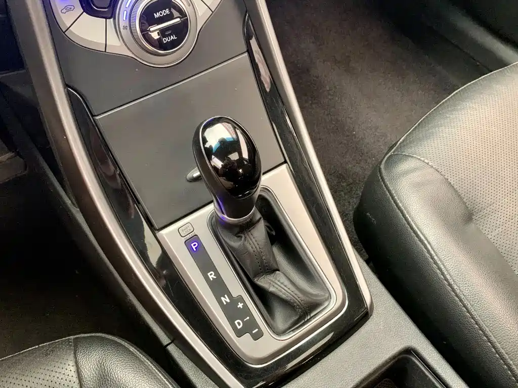 Hyundai Elantra Langdong — миниатюра 11