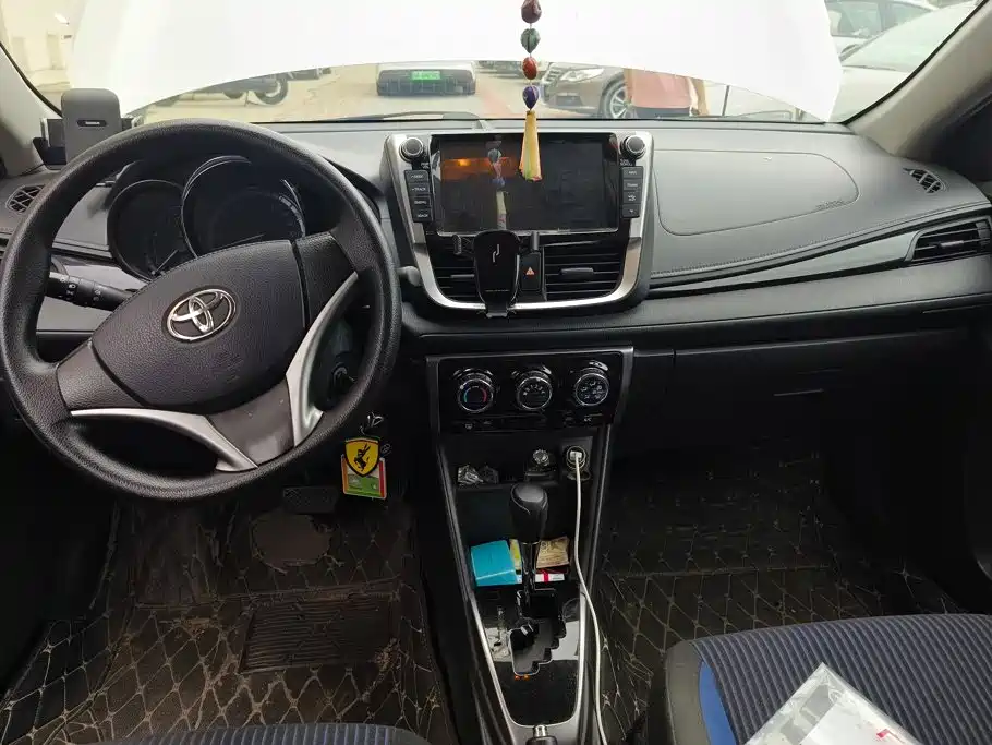 Toyota Yaris L — миниатюра 11