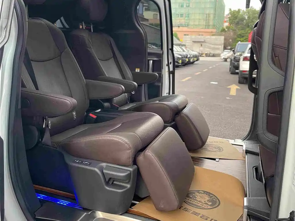 Toyota Sienna — миниатюра 14