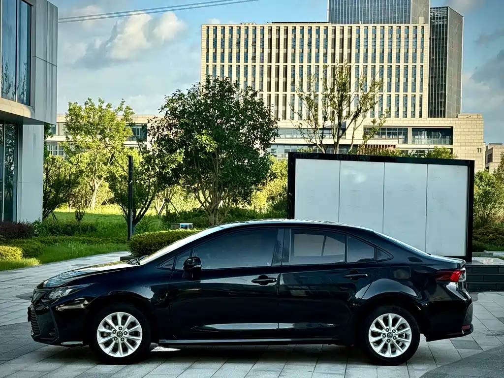 Toyota Corolla — миниатюра 3