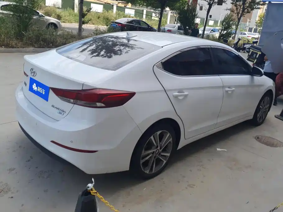 Hyundai Elantra — миниатюра 3