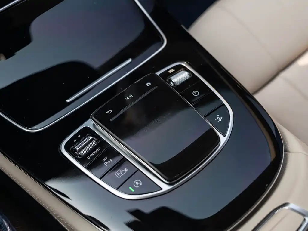 Mercedes-Benz E-Class (Import) — миниатюра 30