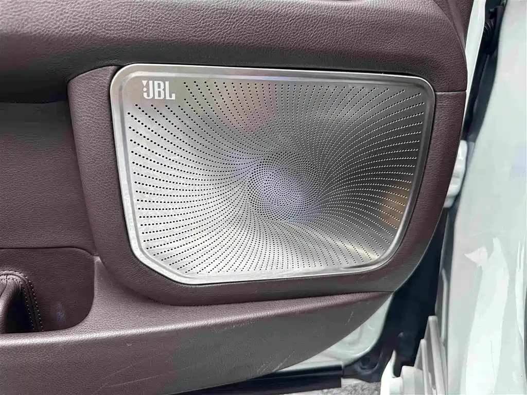 Toyota Sienna — миниатюра 21