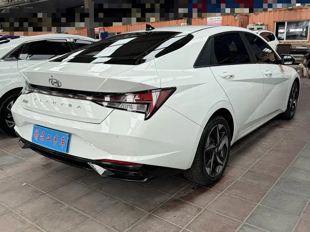 Hyundai Elantra — миниатюра 6
