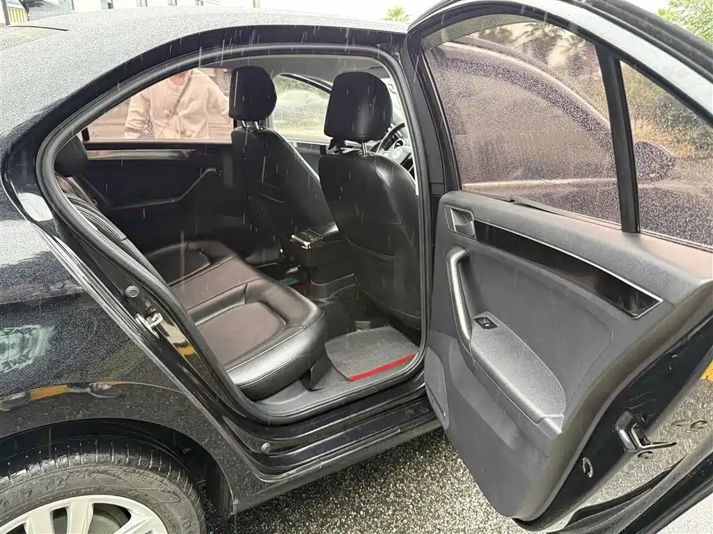 Volkswagen Jetta — миниатюра 9