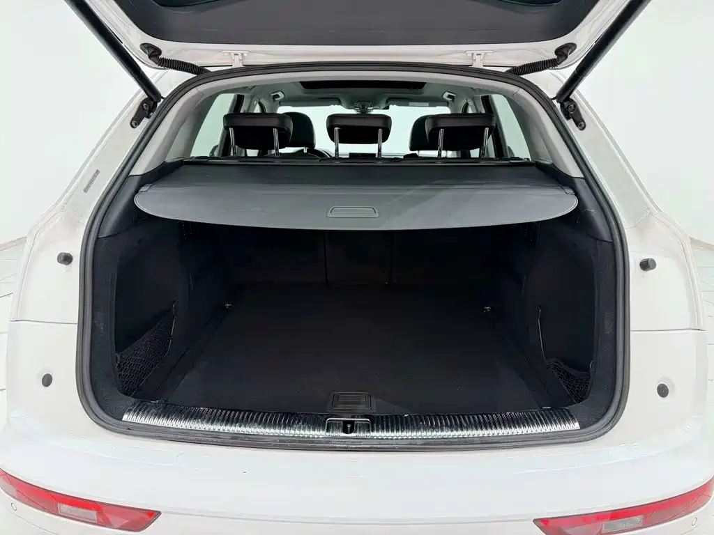Audi Q5L — миниатюра 28