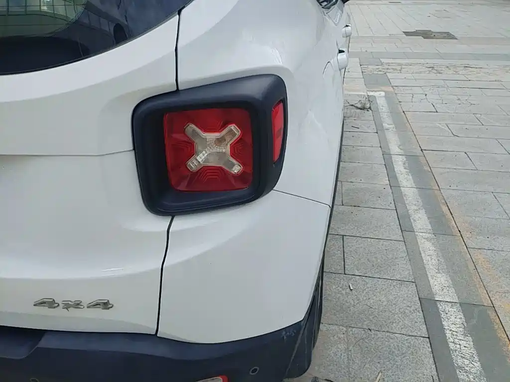 Jeep Renegade — миниатюра 8