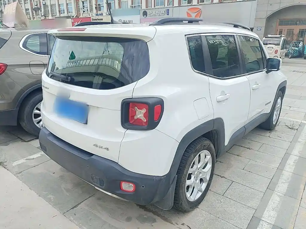 Jeep Renegade — миниатюра 7