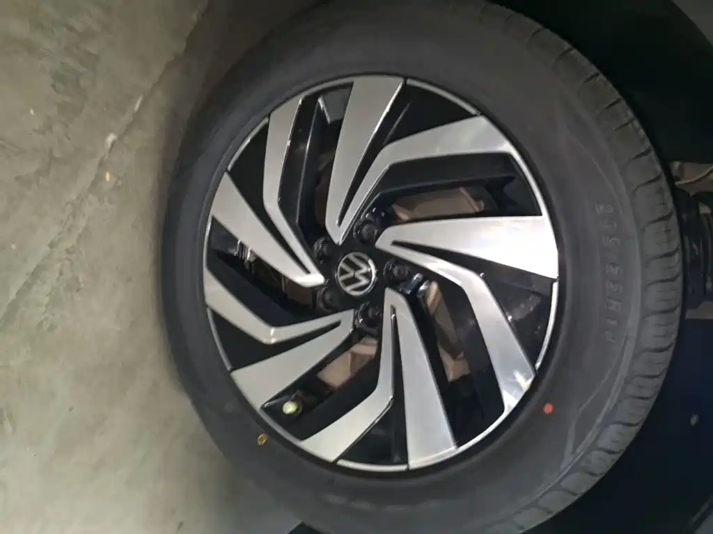 Volkswagen Tiguan L — миниатюра 25