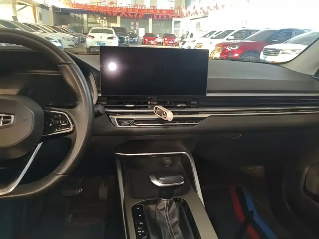 Geely Emgrand — миниатюра 13