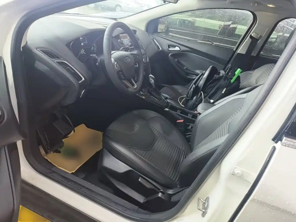 Ford Focus — миниатюра 11