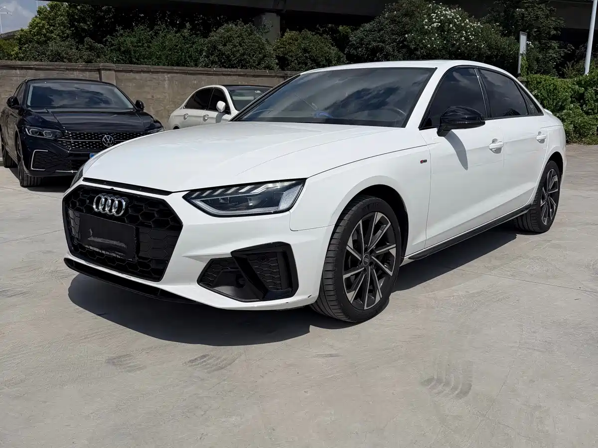 奥迪A4L 2023款 40 TFSI 时尚动感型 2023