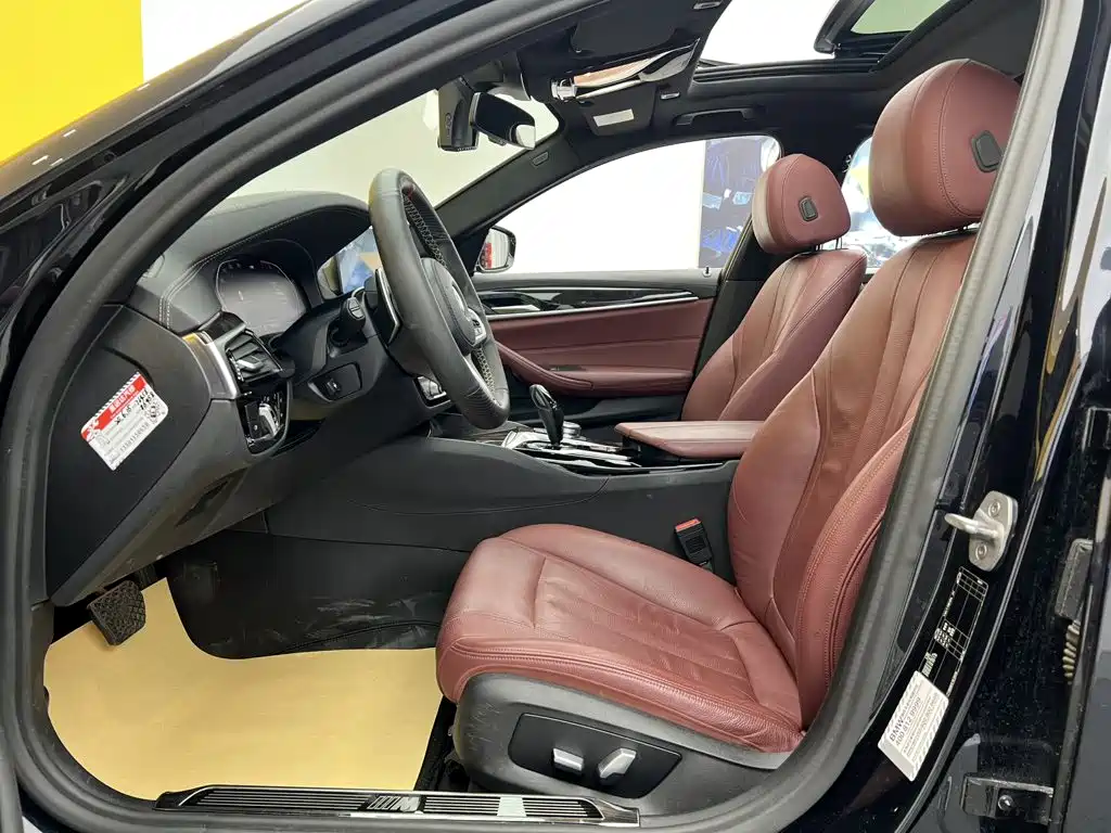 BMW 5 Series — миниатюра 20