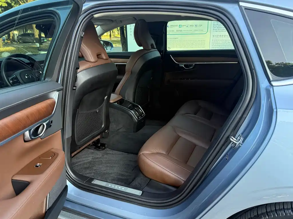 Volvo S90 — миниатюра 5
