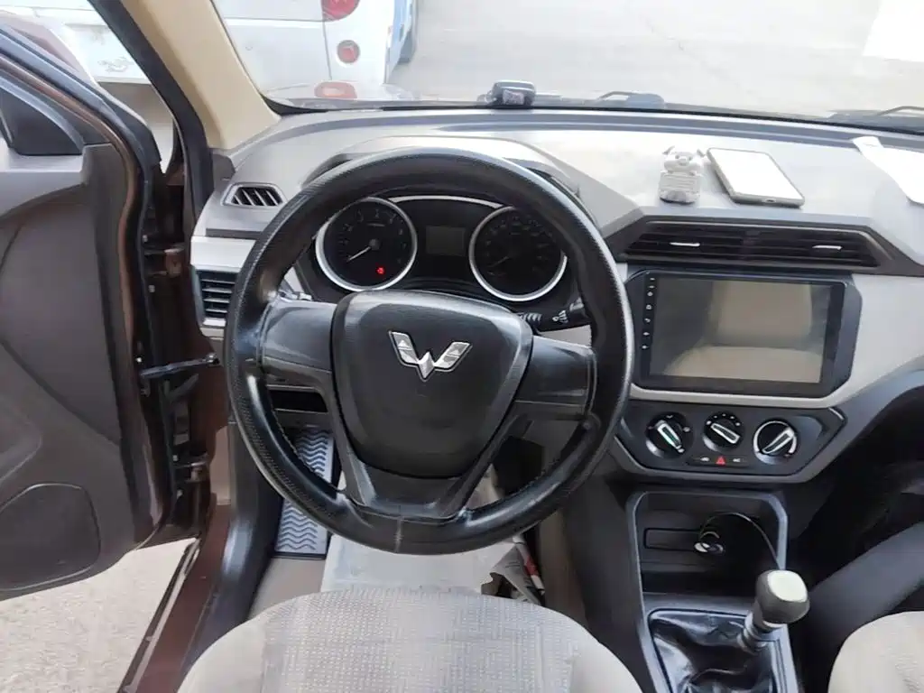 Wuling Hongguang — миниатюра 11