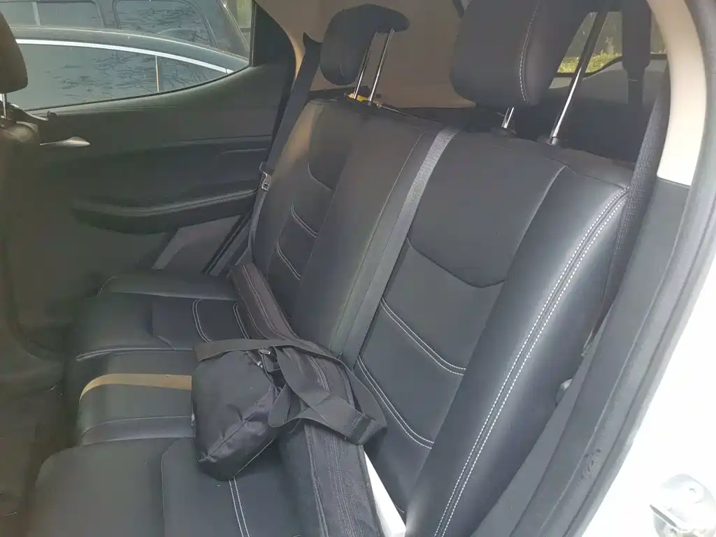 BYD Yuan EV — миниатюра 13
